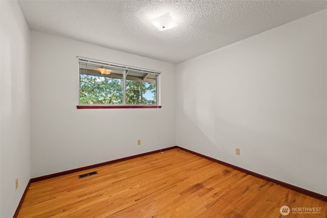 918 Altadena Avenue, Fircrest, WA 98466
