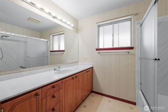 918 Altadena Avenue, Fircrest, WA 98466