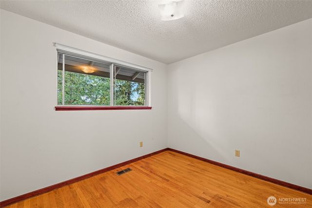 918 Altadena Avenue, Fircrest, WA 98466