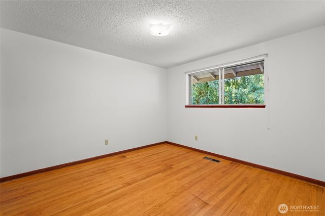 918 Altadena Avenue, Fircrest, WA 98466