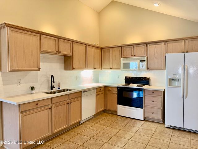 1003 Charmant Place, Ridgeland, MS 39157