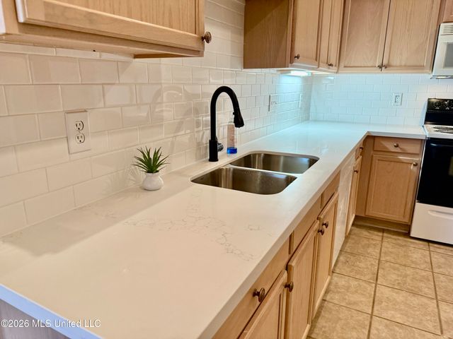 1003 Charmant Place, Ridgeland, MS 39157