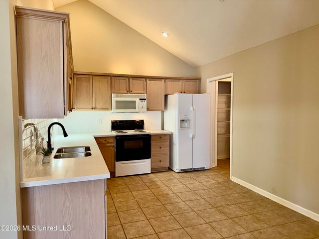 1003 Charmant Place, Ridgeland, MS 39157