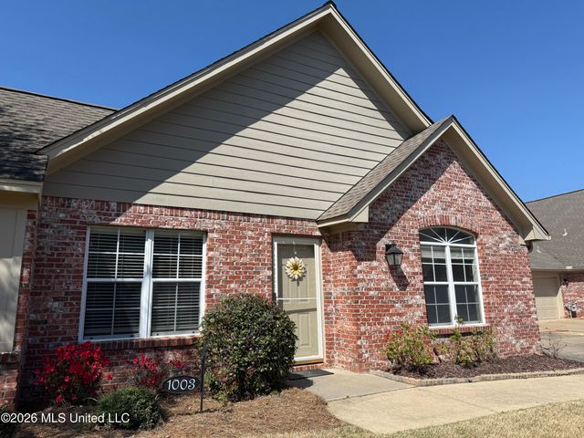 1003 Charmant Place, Ridgeland, MS 39157