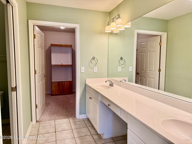 1003 Charmant Place, Ridgeland, MS 39157