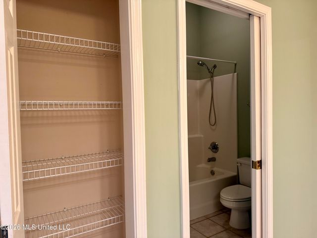 1003 Charmant Place, Ridgeland, MS 39157