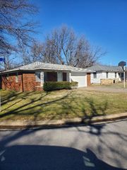 330 S 8th Street, Broken Arrow, OK 74012