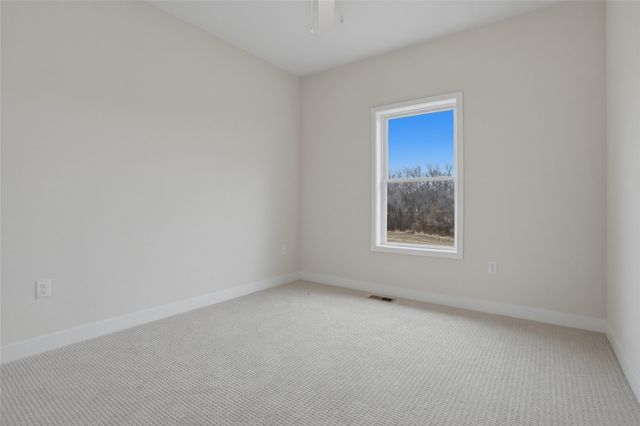 892 Silver Ln, Iowa City, IA 52245