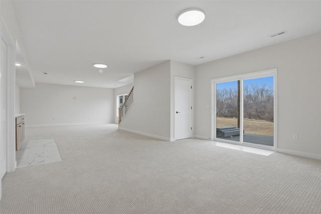892 Silver Ln, Iowa City, IA 52245