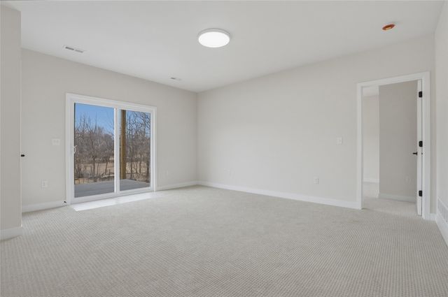 892 Silver Ln, Iowa City, IA 52245
