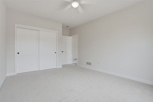 892 Silver Ln, Iowa City, IA 52245