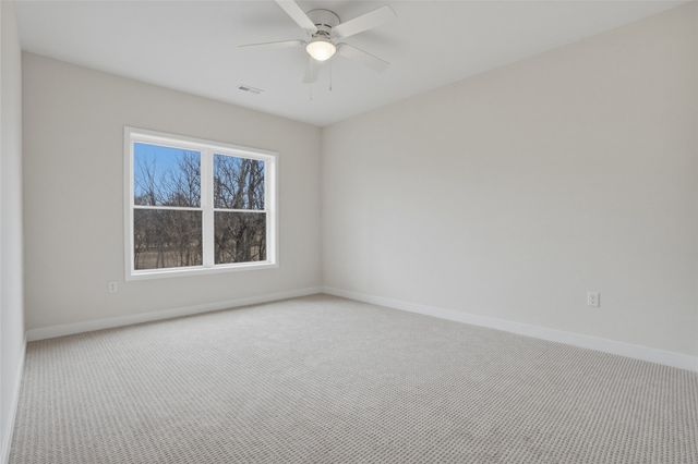 892 Silver Ln, Iowa City, IA 52245