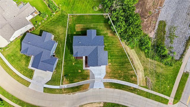 892 Silver Ln, Iowa City, IA 52245