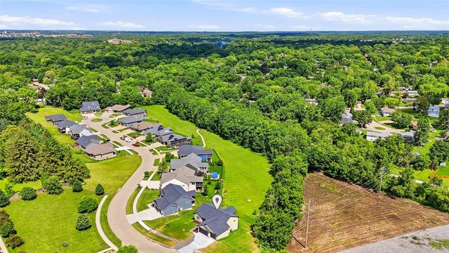 892 Silver Ln, Iowa City, IA 52245