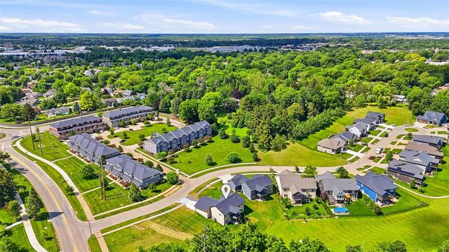 892 Silver Ln, Iowa City, IA 52245