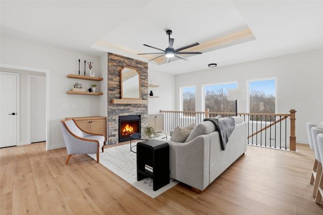 892 Silver Ln, Iowa City, IA 52245