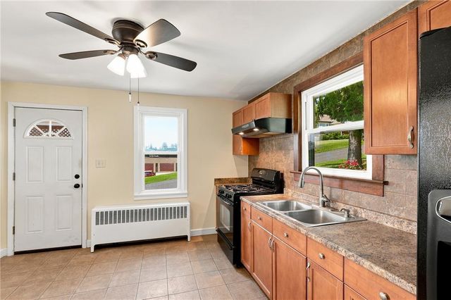 1135 East Susquehanna Street, Salisbury Twp, PA 18103