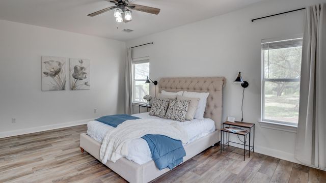 2016 Hidden Hills DR, Dripping Springs, TX 78620