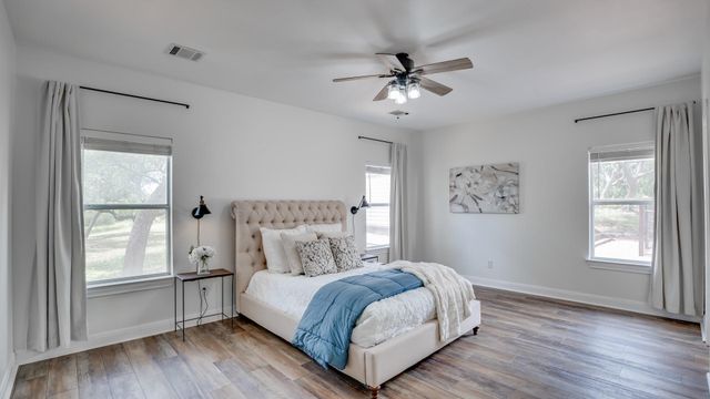 2016 Hidden Hills DR, Dripping Springs, TX 78620