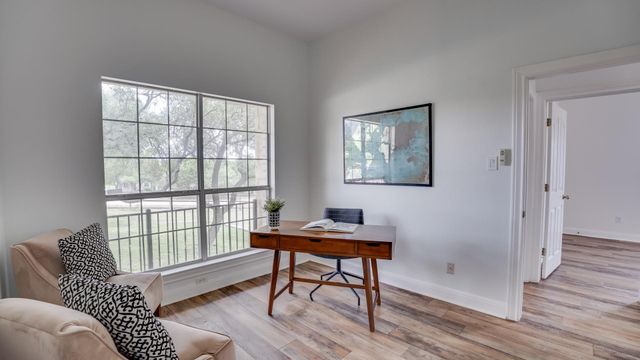 2016 Hidden Hills DR, Dripping Springs, TX 78620