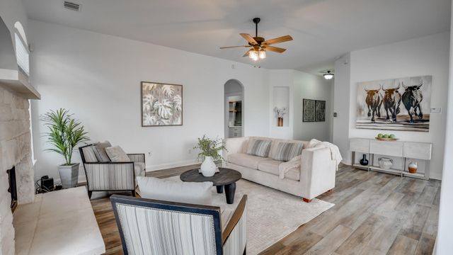 2016 Hidden Hills DR, Dripping Springs, TX 78620