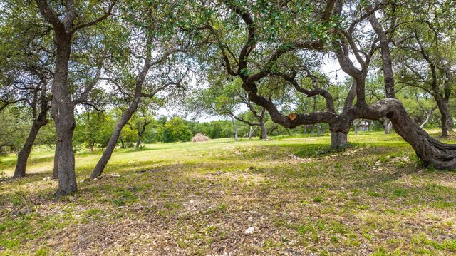 2016 Hidden Hills DR, Dripping Springs, TX 78620