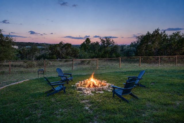 2016 Hidden Hills DR, Dripping Springs, TX 78620