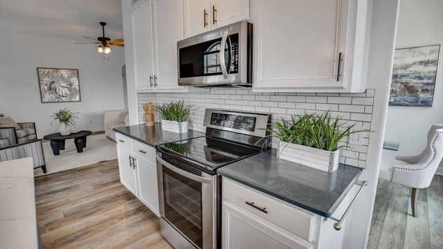2016 Hidden Hills DR, Dripping Springs, TX 78620