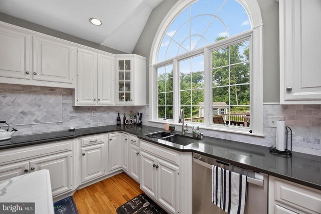 1051 HAVERHILL RD, Chester Springs, PA 19425