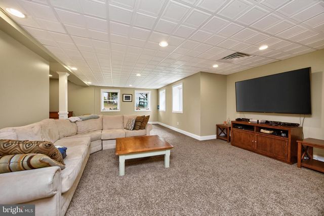 1051 HAVERHILL RD, Chester Springs, PA 19425