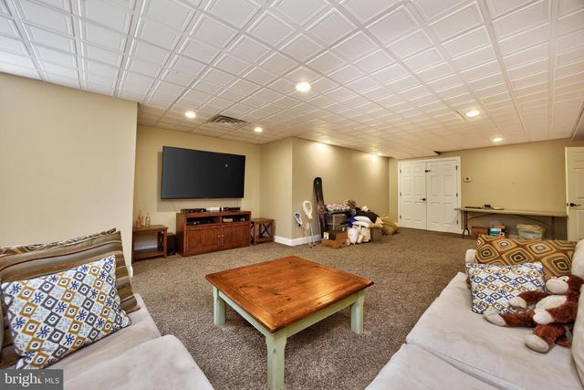 1051 HAVERHILL RD, Chester Springs, PA 19425