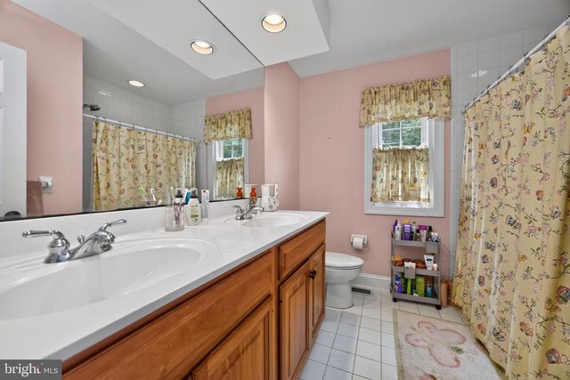 1051 HAVERHILL RD, Chester Springs, PA 19425