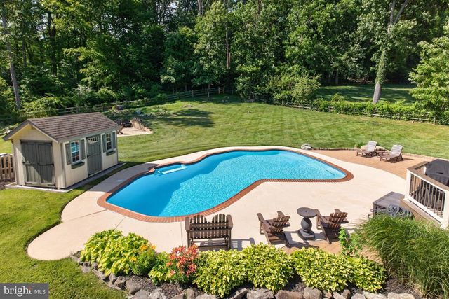 1051 HAVERHILL RD, Chester Springs, PA 19425