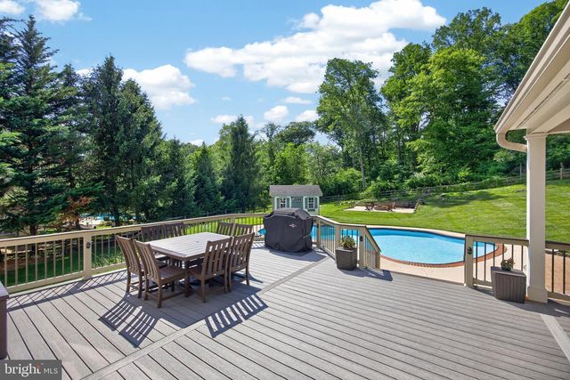 1051 HAVERHILL RD, Chester Springs, PA 19425