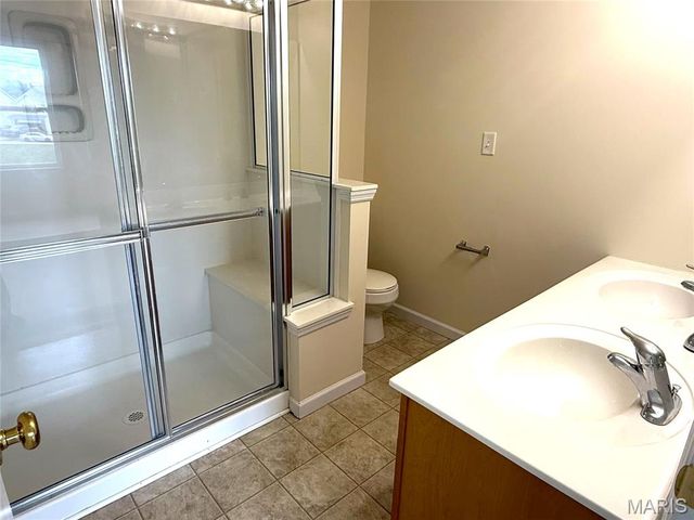 155 Roxbury Drive, O'fallon, MO 63366