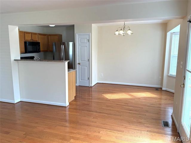 155 Roxbury Drive, O'fallon, MO 63366