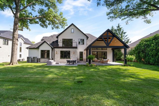 3890 Greenacre Drive, Northbrook, IL 60062