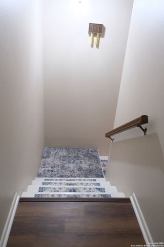 393 FENWICK DR., Windcrest, TX 78239