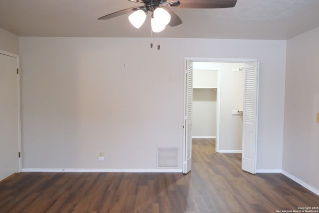 393 FENWICK DR., Windcrest, TX 78239