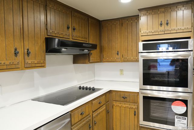 393 FENWICK DR., Windcrest, TX 78239