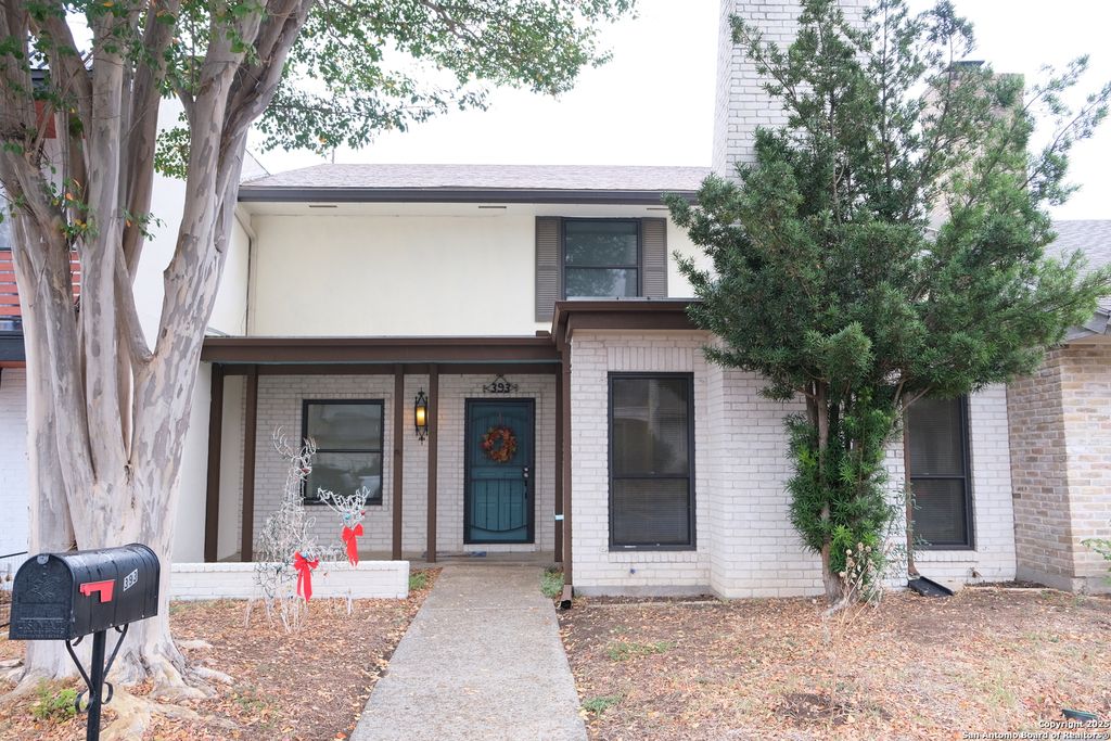 393 FENWICK DR., Windcrest, TX 78239