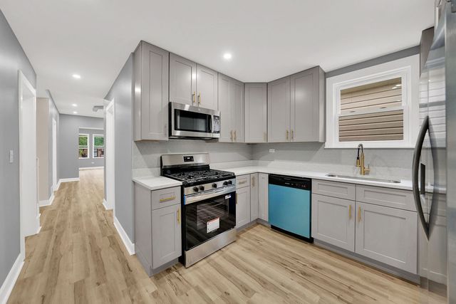 7140 S Winchester Avenue, Chicago, IL 60636