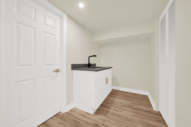 7140 S Winchester Avenue, Chicago, IL 60636