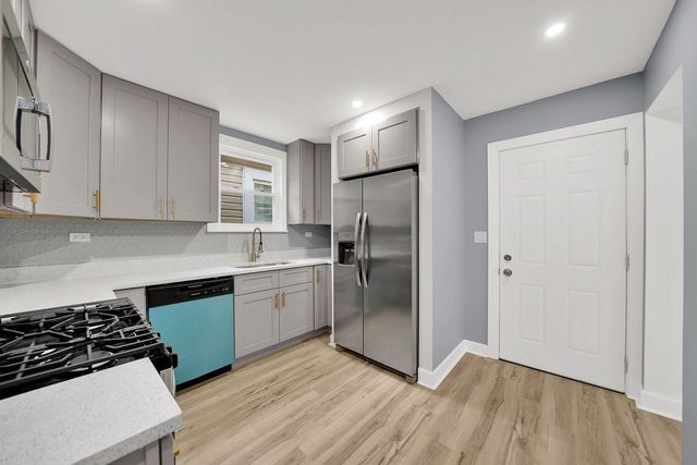 7140 S Winchester Avenue, Chicago, IL 60636