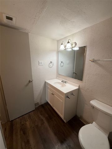 3627 Almazan Drive 117, Dallas, TX 75220