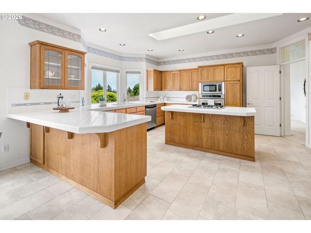 6490 Se NORMA Cir, Milwaukie, OR 97267