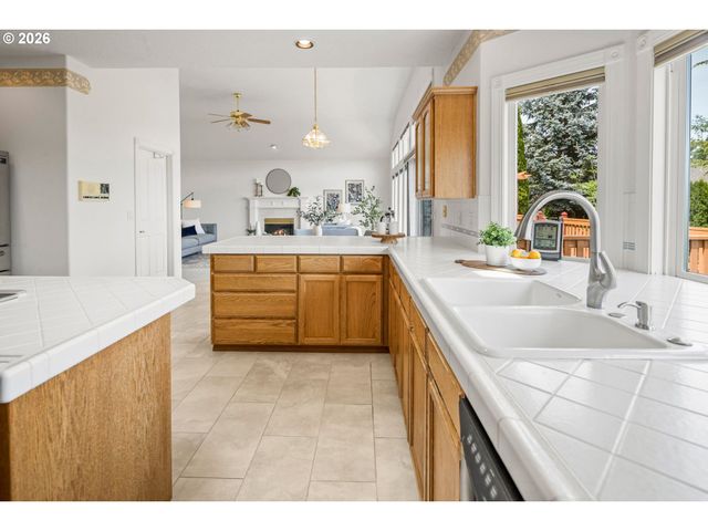 6490 Se NORMA Cir, Milwaukie, OR 97267