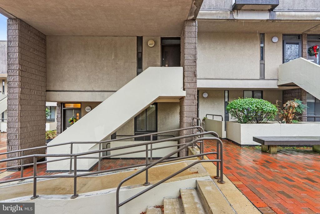 2227 CLOVE TER, Baltimore, MD 21209