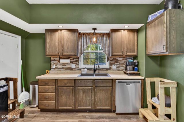 203 College Street, Fayette, OH 43521