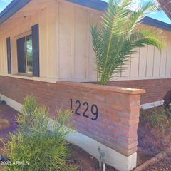 1229 E Manhatton Drive, Tempe, AZ 85282